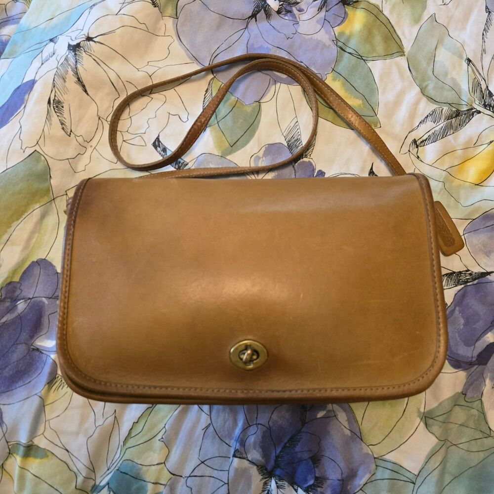 Vintage Coach 1970s NYC Convertible Clutch British Tan 9635